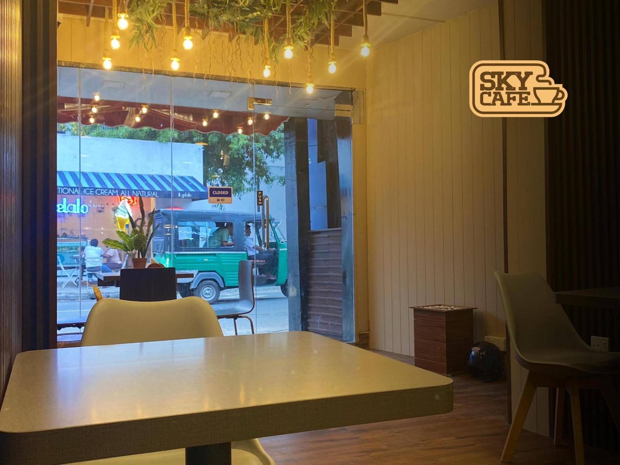 Sky Hostel Negombo Exterior photo